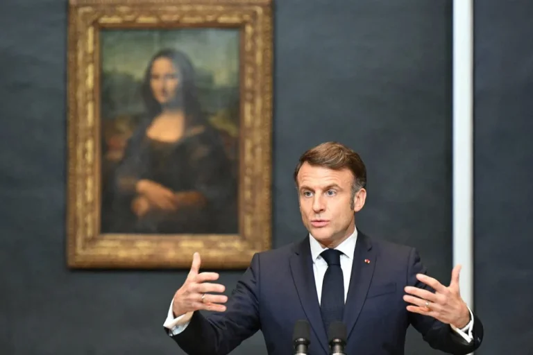 Mona Lisa otrzyma własny pokój w Luwrze, obiecuje Emmanuel Macron